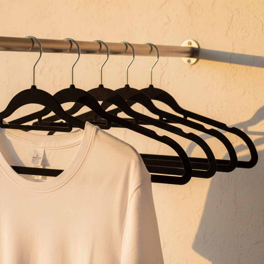 Conjunto de 5 cabides SLIM VELVET Preto