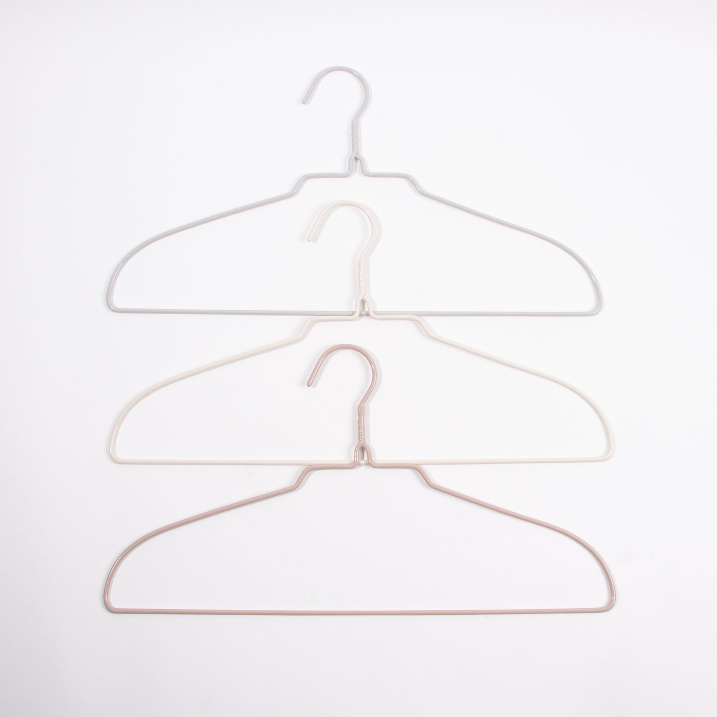 Conjunto de 8 cabides KABA