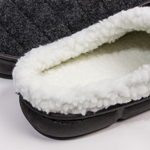 CHAUD Black Slippers