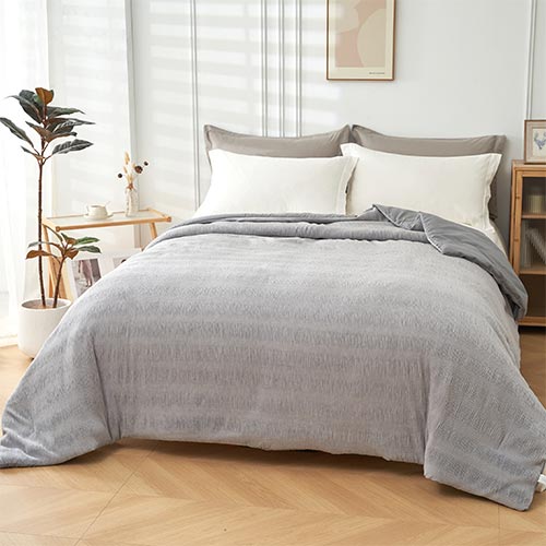 Grey PADDED Bedspread 220x240cm