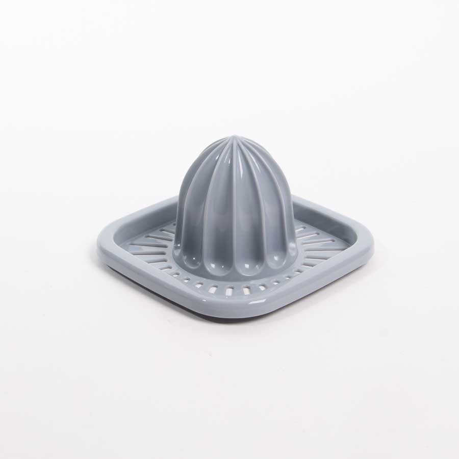 Garrafa com Espremedor e Escorredor AROA Cinza 1L